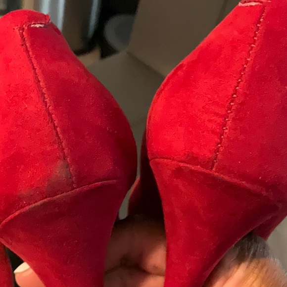 GUESS EUC Red Suede Platform Shoes With Red Patent Leather Toe Cap Size 7 1/2 - Picture 12 of 13